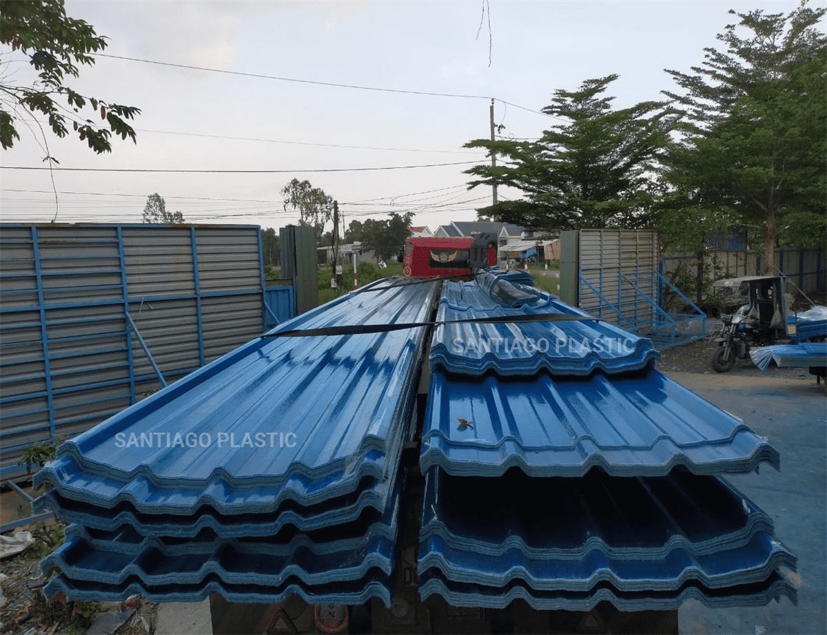 แผ่นหลังคา ASA PVC สีน้ำเงินตัดยาวตามสั่ง มัดบนรถพร้อมส่ง